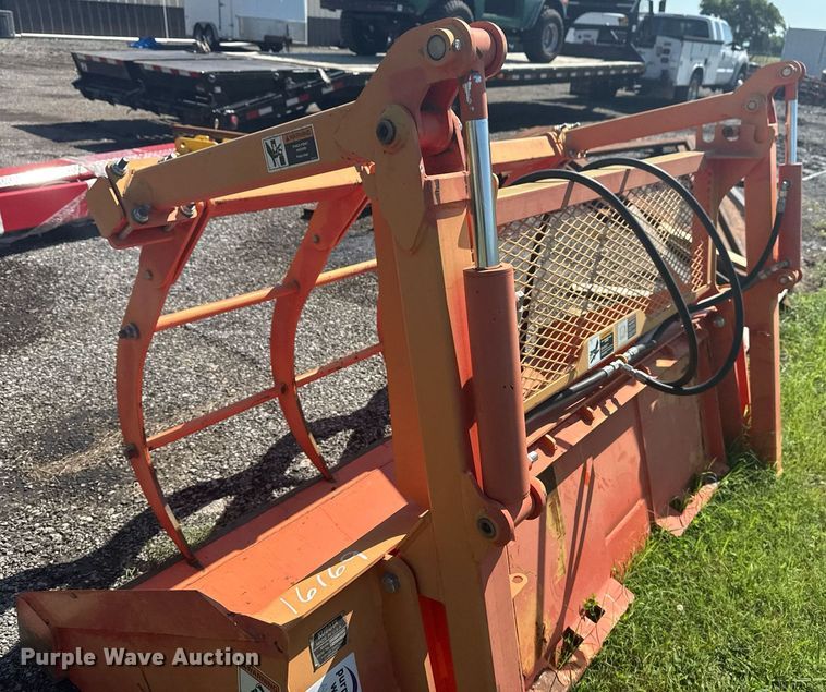 image for item DS3816 Kubota M9248 skid steer grapple bucket