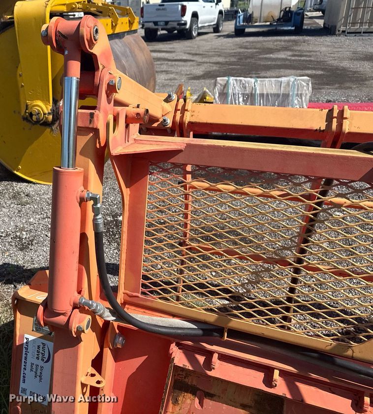 image for item DS3816 Kubota M9248 skid steer grapple bucket