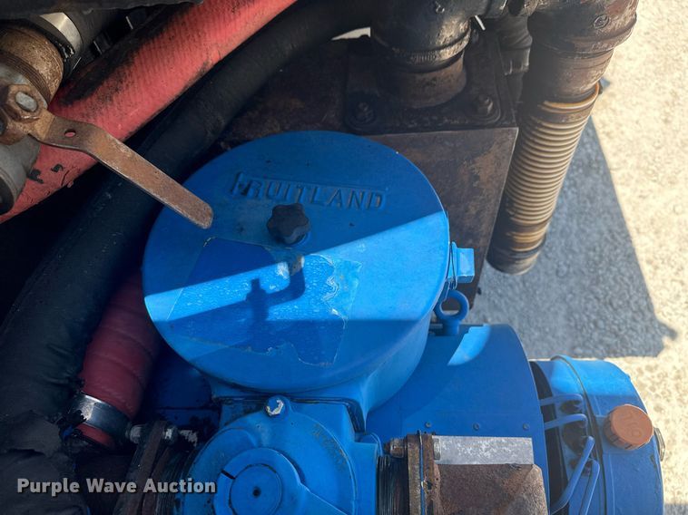 image for item DS3819 2013 Peterbilt 388 vacuum truck