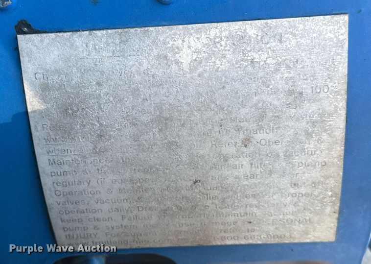 image for item DS3819 2013 Peterbilt 388 vacuum truck