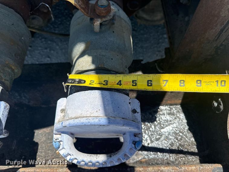 image for item DS3819 2013 Peterbilt 388 vacuum truck