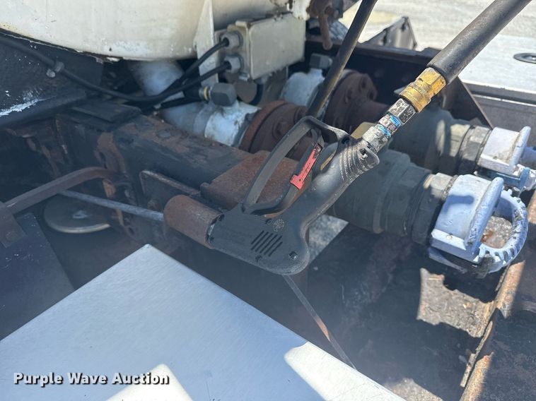 image for item DS3819 2013 Peterbilt 388 vacuum truck