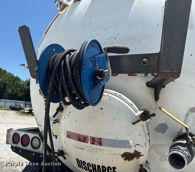 image for item DS3819 2013 Peterbilt 388 vacuum truck