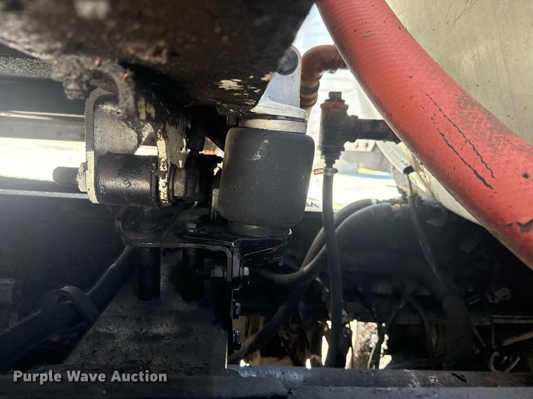 image for item DS3819 2013 Peterbilt 388 vacuum truck