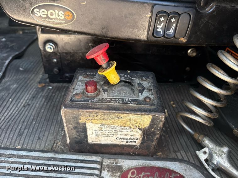 image for item DS3819 2013 Peterbilt 388 vacuum truck