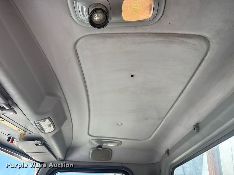 image for item DS3819 2013 Peterbilt 388 vacuum truck