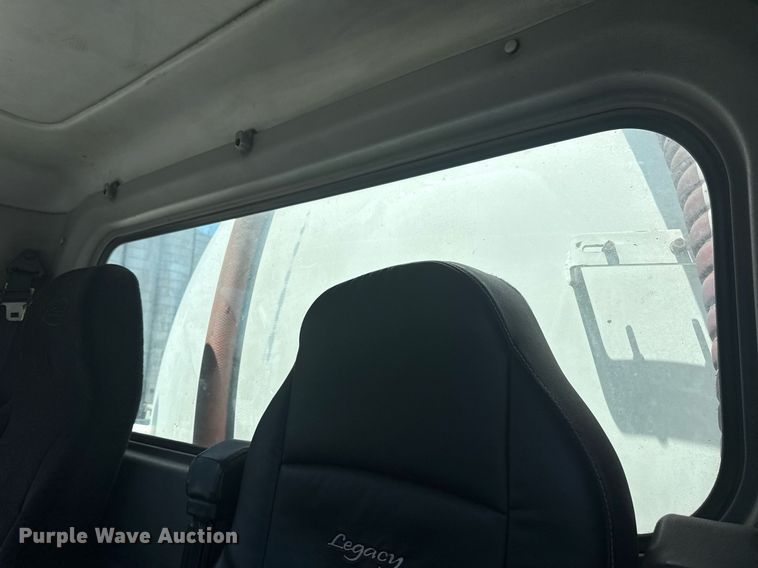 image for item DS3819 2013 Peterbilt 388 vacuum truck