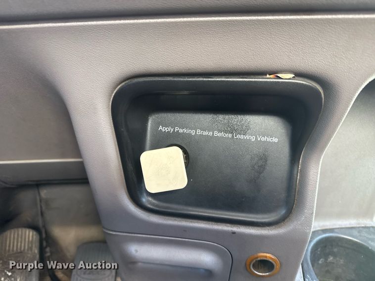 image for item DS3819 2013 Peterbilt 388 vacuum truck