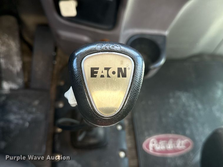 image for item DS3819 2013 Peterbilt 388 vacuum truck