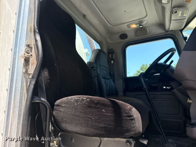 image for item DS3819 2013 Peterbilt 388 vacuum truck