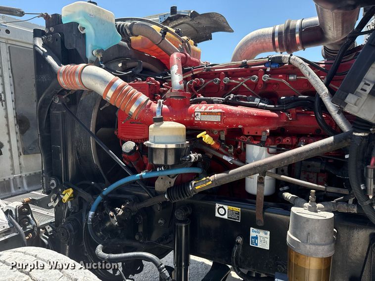 image for item DS3819 2013 Peterbilt 388 vacuum truck