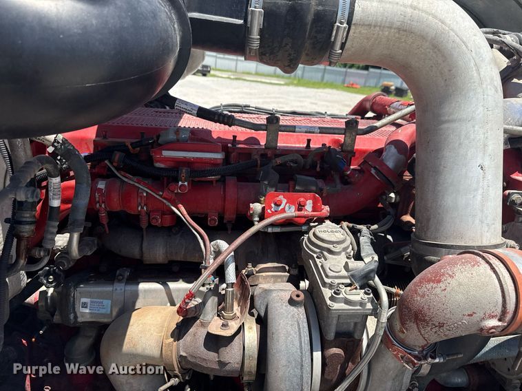 image for item DS3819 2013 Peterbilt 388 vacuum truck