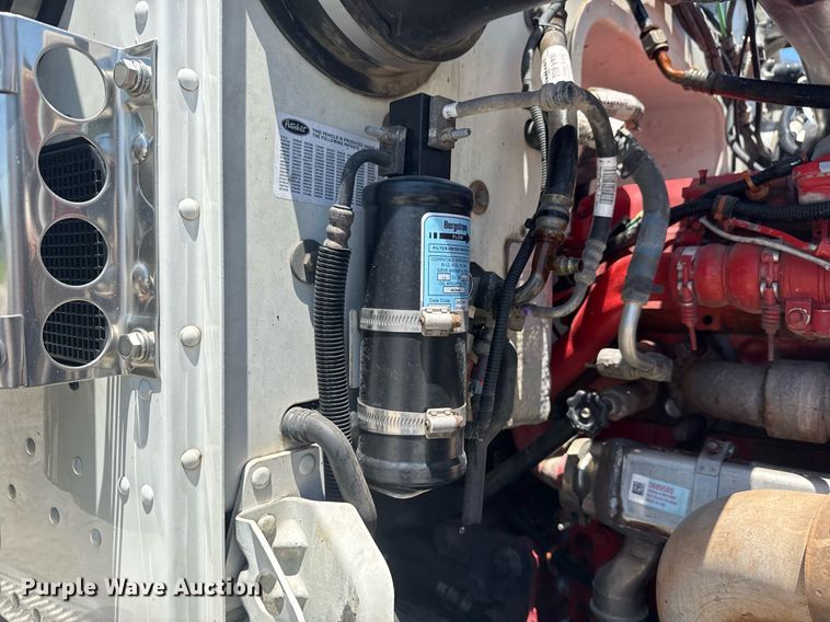 image for item DS3819 2013 Peterbilt 388 vacuum truck