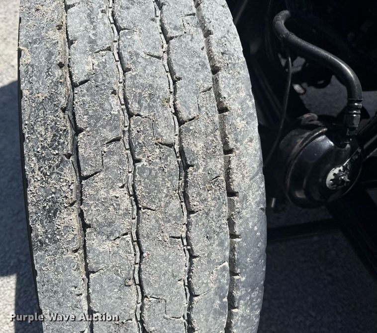 image for item DS3819 2013 Peterbilt 388 vacuum truck