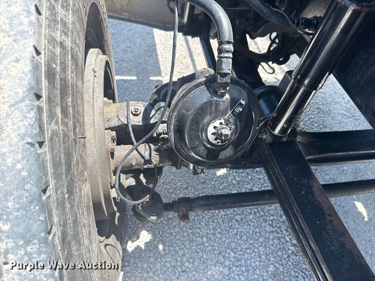 image for item DS3819 2013 Peterbilt 388 vacuum truck