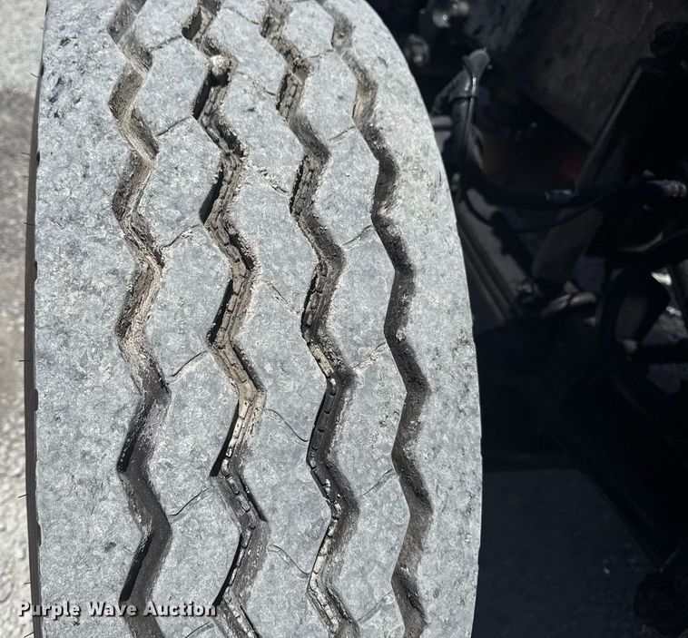 image for item DS3819 2013 Peterbilt 388 vacuum truck