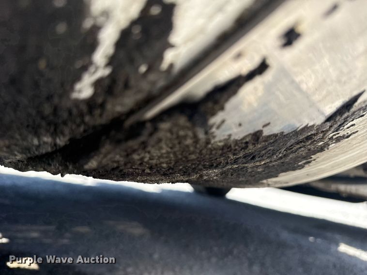 image for item DS3819 2013 Peterbilt 388 vacuum truck