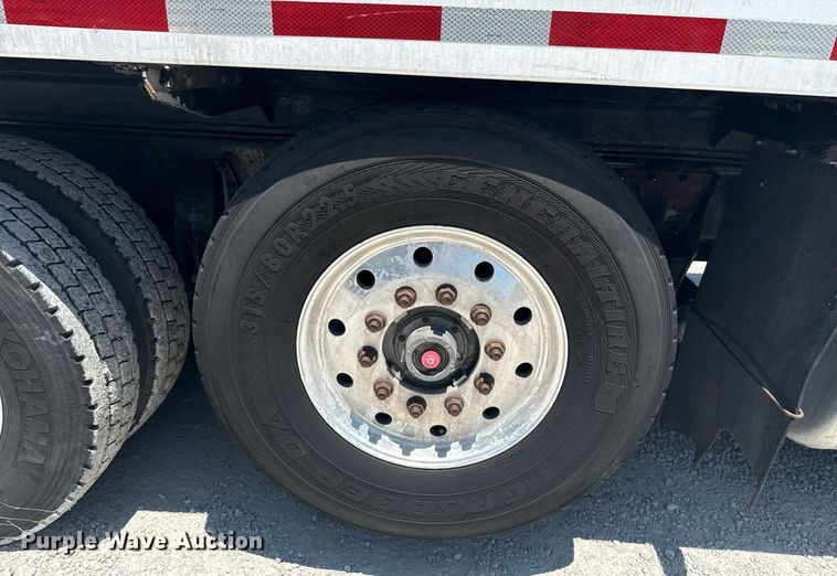 image for item DS3819 2013 Peterbilt 388 vacuum truck