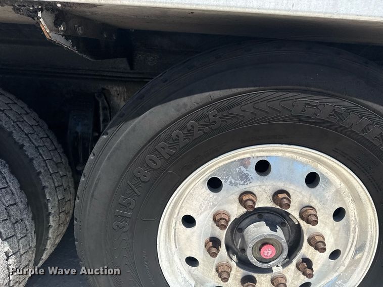 image for item DS3819 2013 Peterbilt 388 vacuum truck