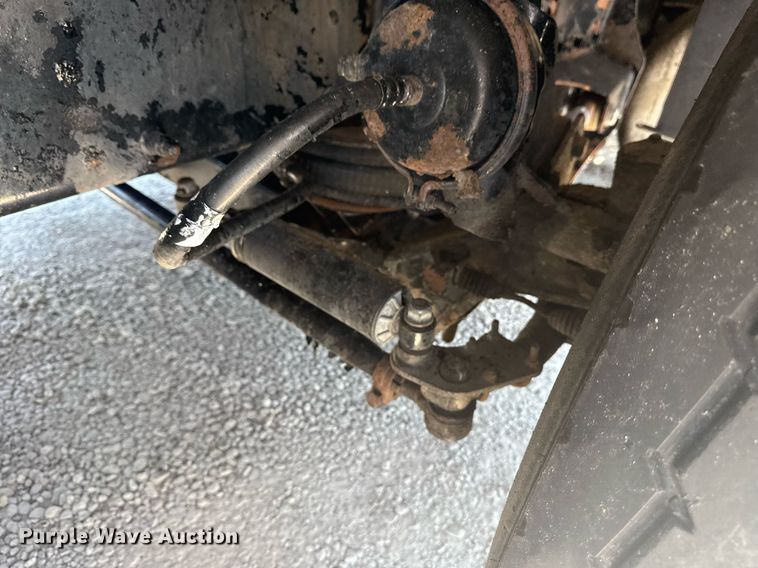 image for item DS3819 2013 Peterbilt 388 vacuum truck