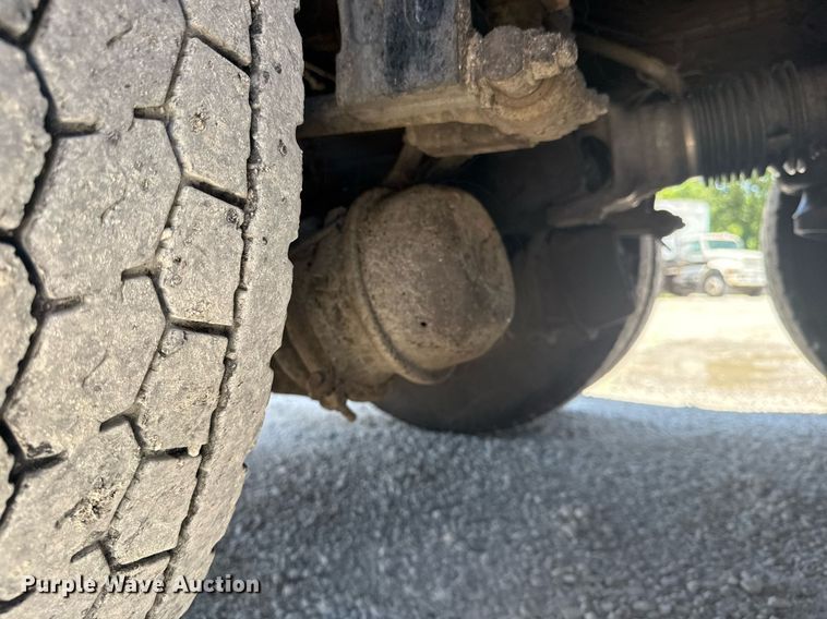 image for item DS3819 2013 Peterbilt 388 vacuum truck