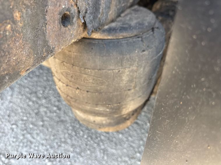 image for item DS3819 2013 Peterbilt 388 vacuum truck