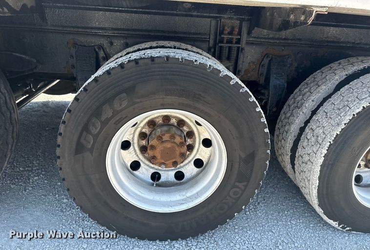 image for item DS3819 2013 Peterbilt 388 vacuum truck