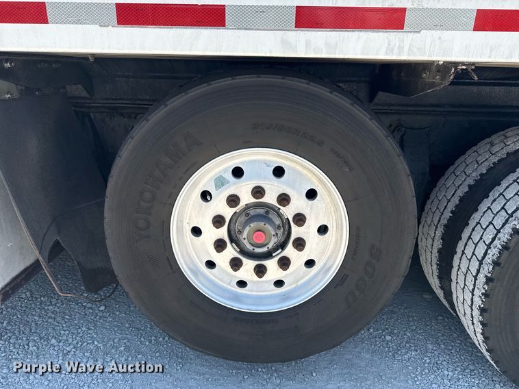 image for item DS3819 2013 Peterbilt 388 vacuum truck