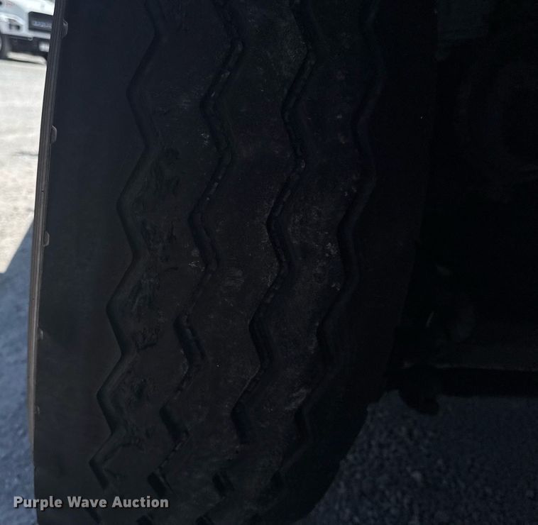 image for item DS3819 2013 Peterbilt 388 vacuum truck