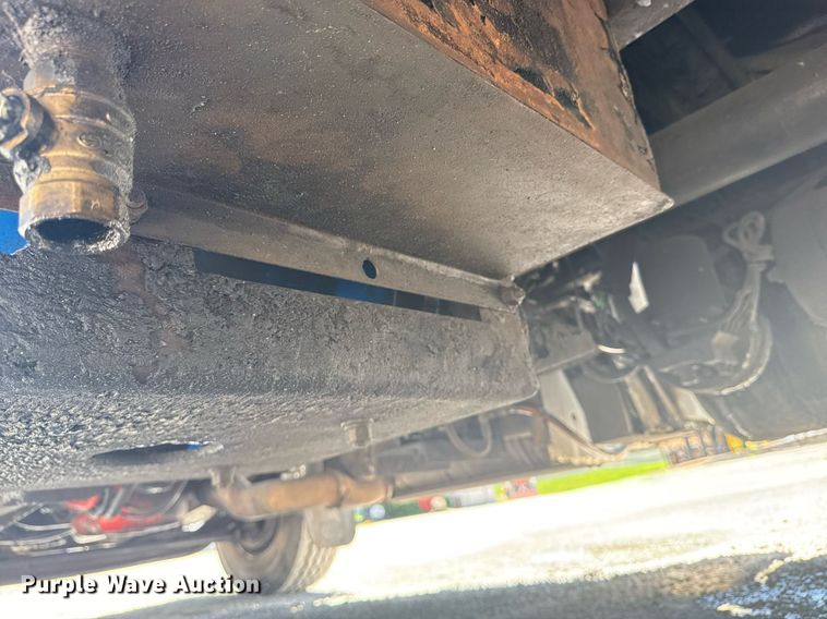 image for item DS3819 2013 Peterbilt 388 vacuum truck