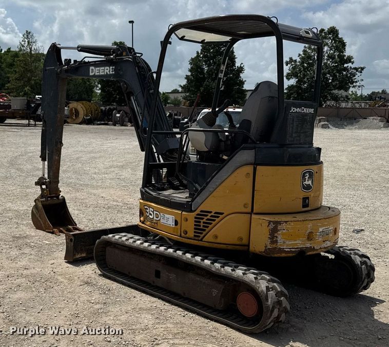 image for item DS4375 2013 John Deere 35D mini excavator
