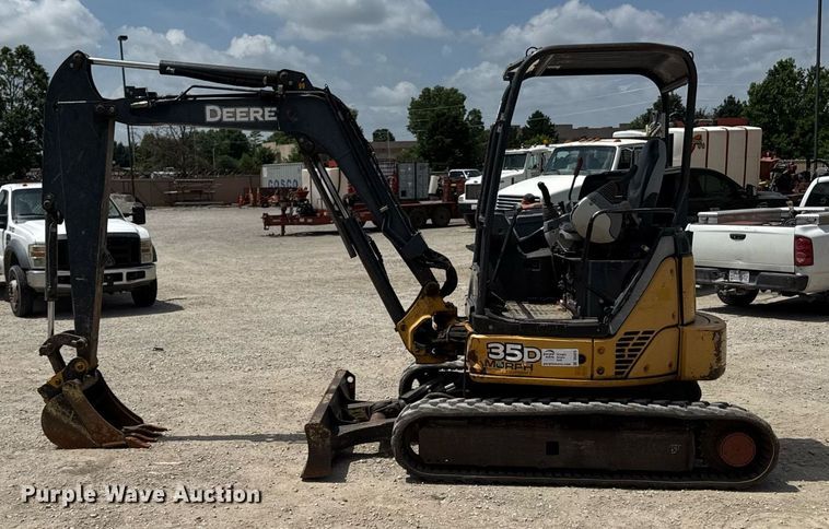 image for item DS4375 2013 John Deere 35D mini excavator