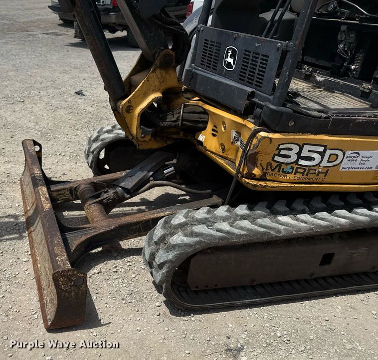 image for item DS4375 2013 John Deere 35D mini excavator