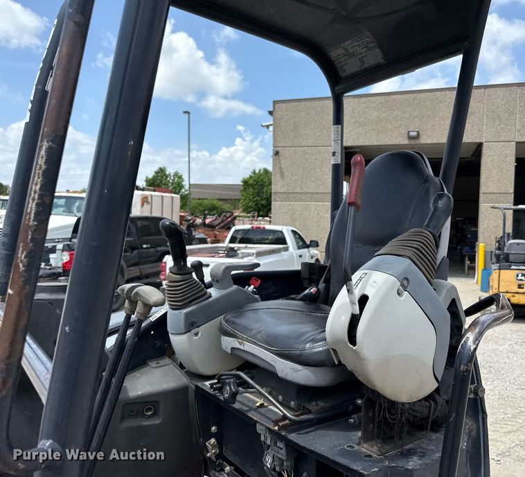 image for item DS4375 2013 John Deere 35D mini excavator