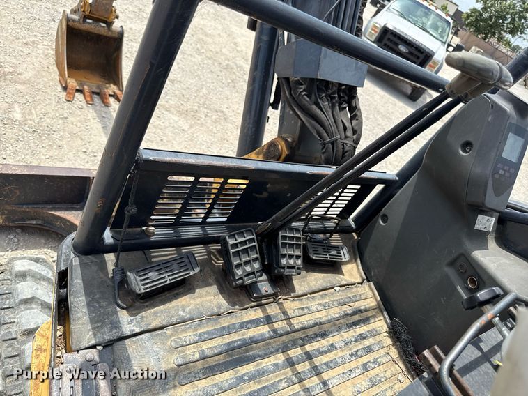 image for item DS4375 2013 John Deere 35D mini excavator