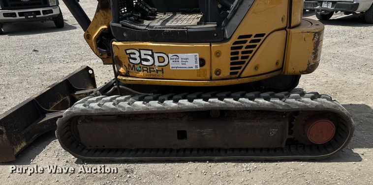 image for item DS4375 2013 John Deere 35D mini excavator