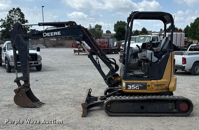 image for item DS4376 2016 John Deere 35G mini excavator