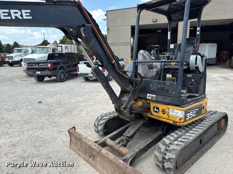 image for item DS4376 2016 John Deere 35G mini excavator