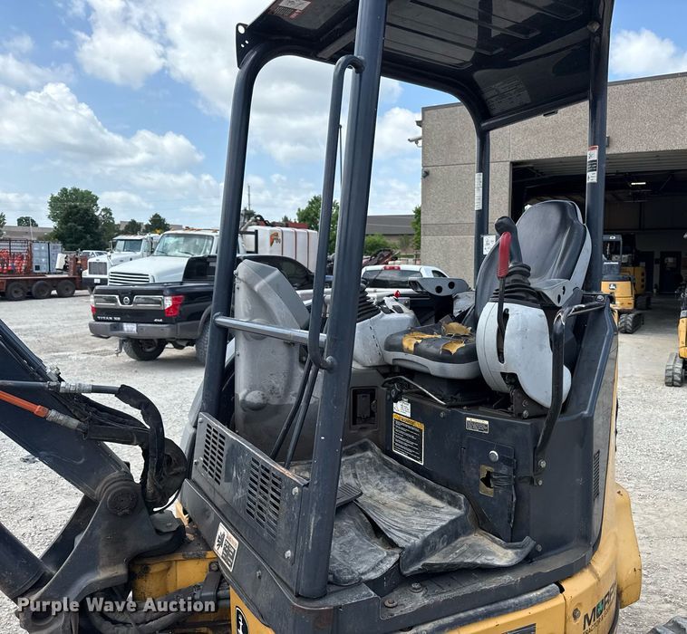 image for item DS4376 2016 John Deere 35G mini excavator