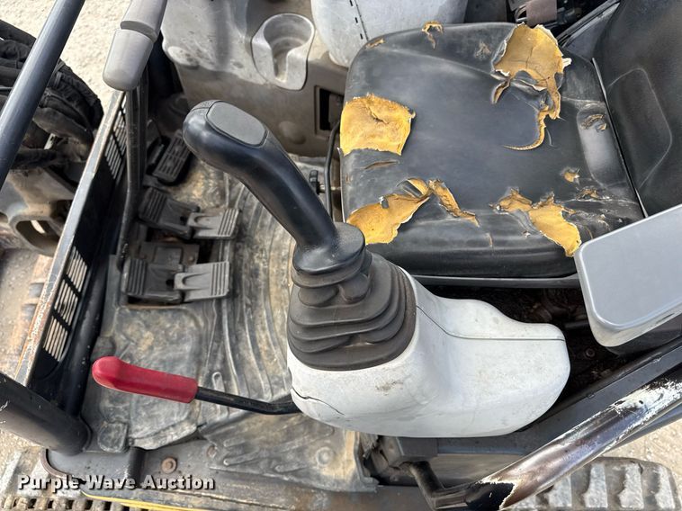 image for item DS4376 2016 John Deere 35G mini excavator