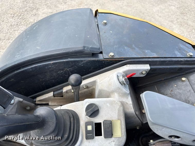 image for item DS4376 2016 John Deere 35G mini excavator