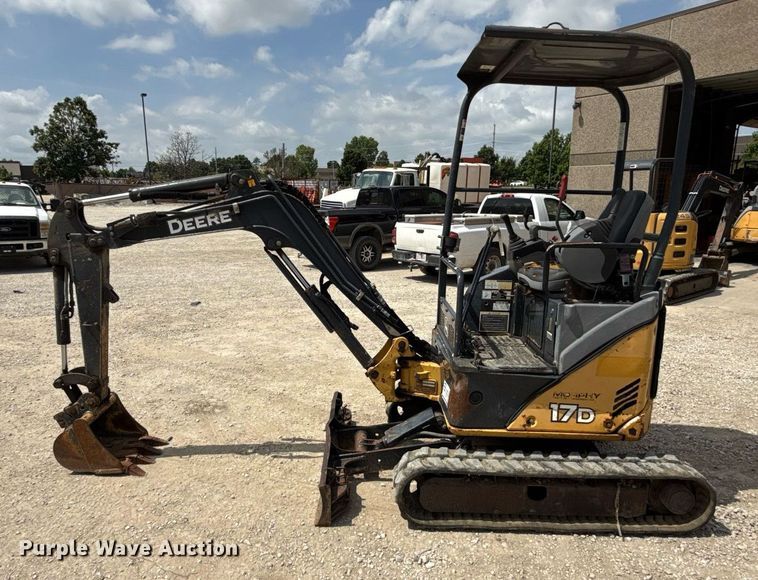image for item DS4377 2012 John Deere 17D mini excavator