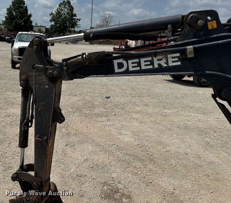 image for item DS4377 2012 John Deere 17D mini excavator