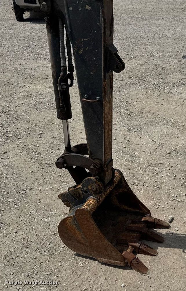 image for item DS4377 2012 John Deere 17D mini excavator