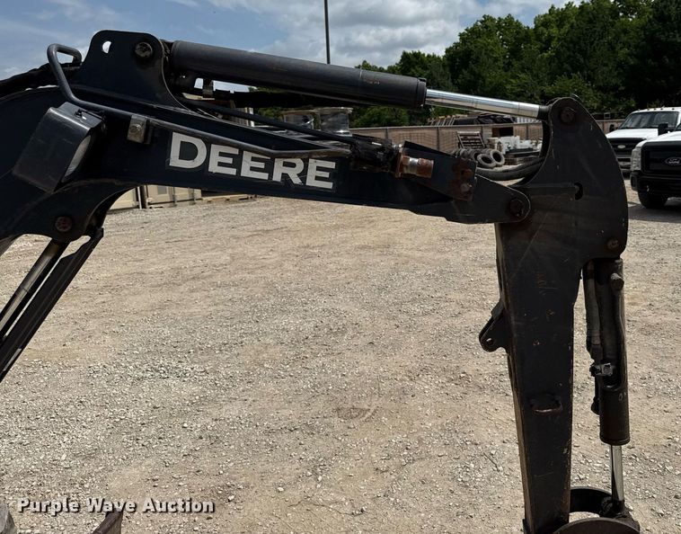 image for item DS4377 2012 John Deere 17D mini excavator