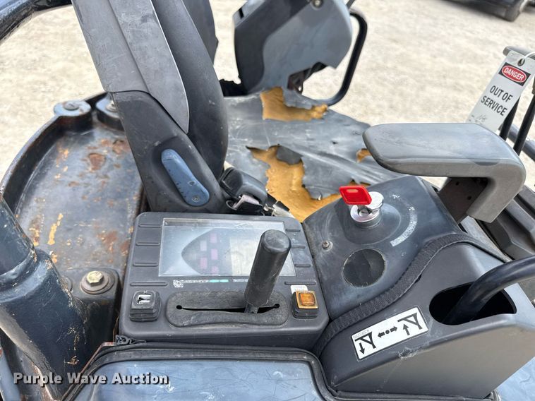 image for item DS4377 2012 John Deere 17D mini excavator