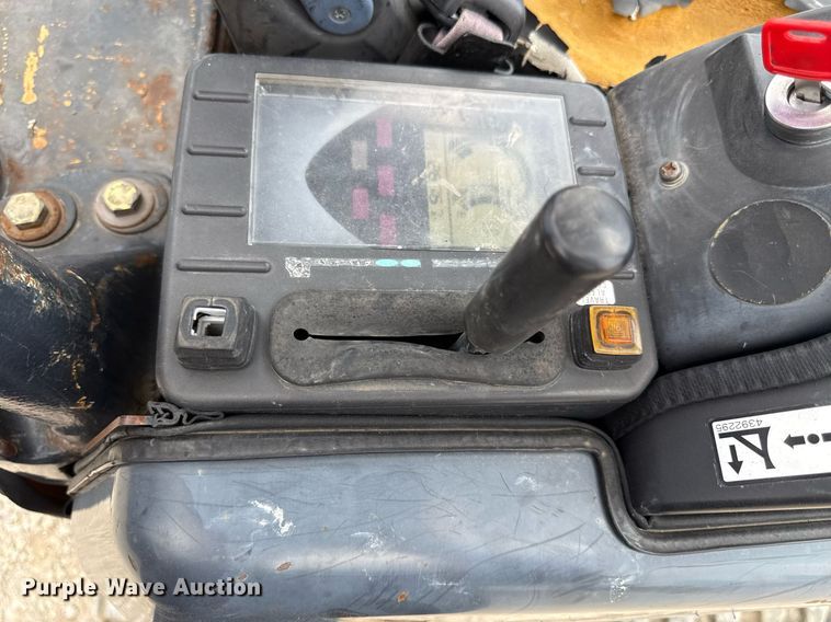 image for item DS4377 2012 John Deere 17D mini excavator