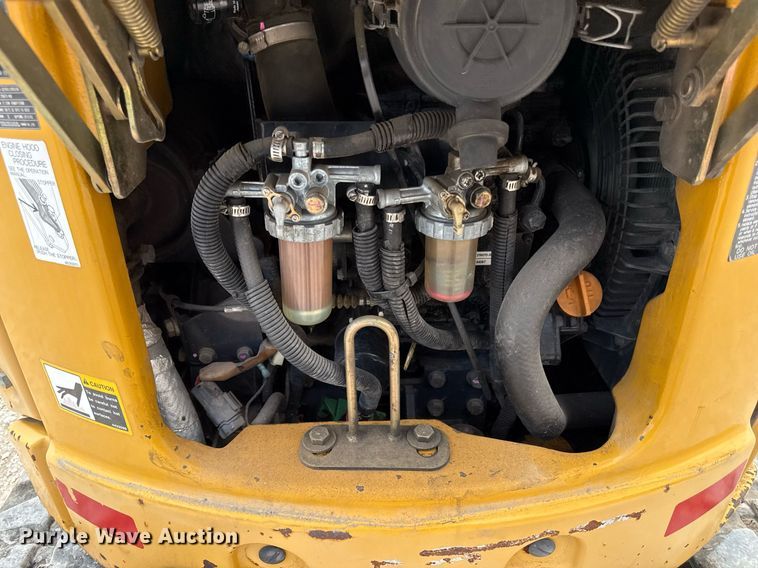 image for item DS4377 2012 John Deere 17D mini excavator