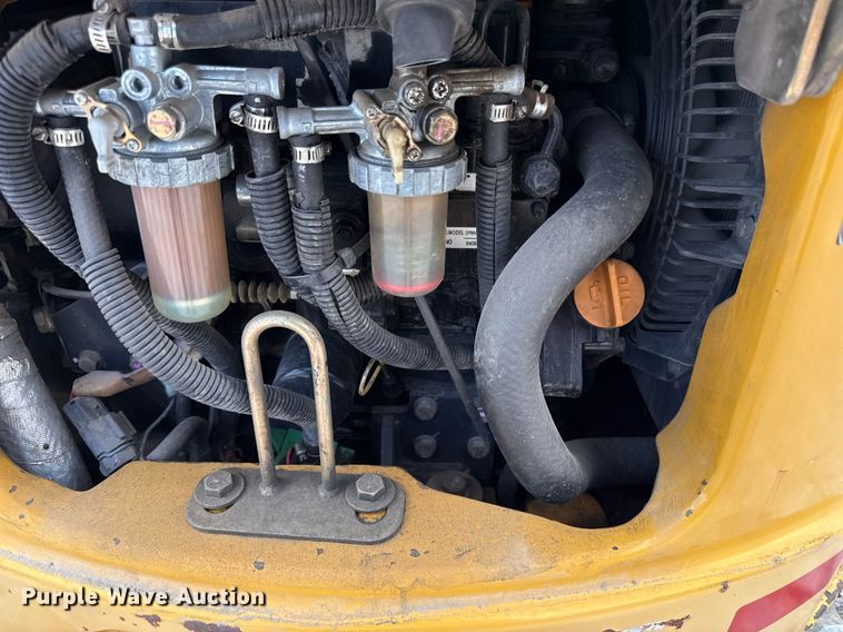 image for item DS4377 2012 John Deere 17D mini excavator