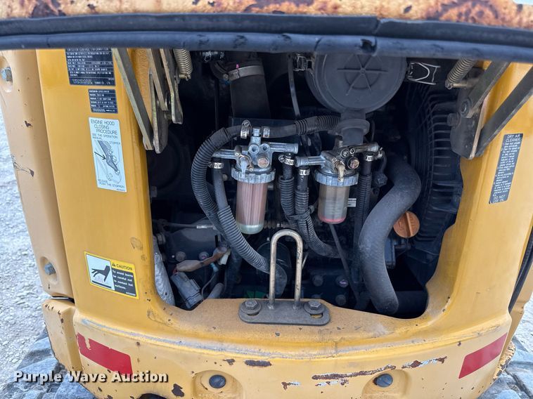 image for item DS4377 2012 John Deere 17D mini excavator